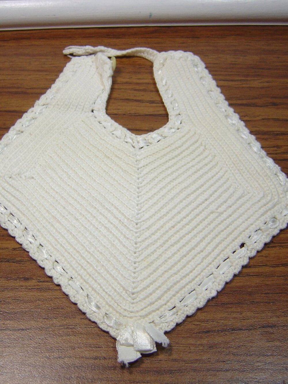 Lot of 5 vintage hand crocheted baby bibs-all different - Picture 2 of 6